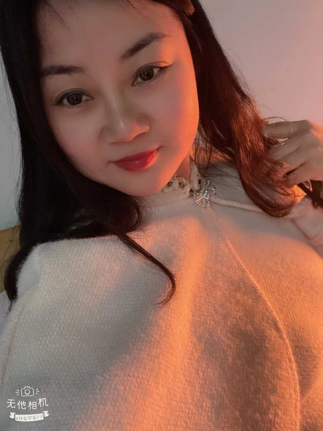 金牛区值得回锅小妹儿